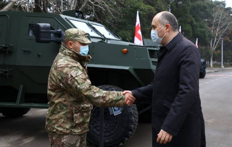 Министр обороны Грузии на презентации назвал новые грузинские бронированные разведывательные машины «визуально утончёнными»