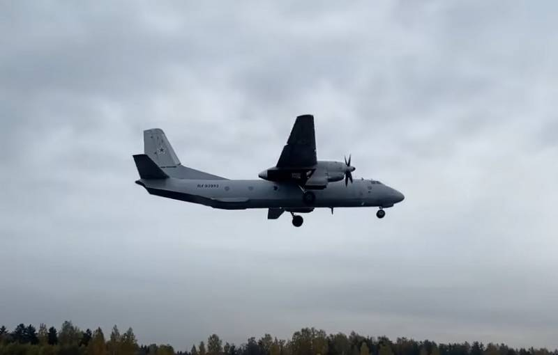 Военно-транспортный самолёт ВКС РФ совершил вынужденную посадку вне аэродрома под Псковом