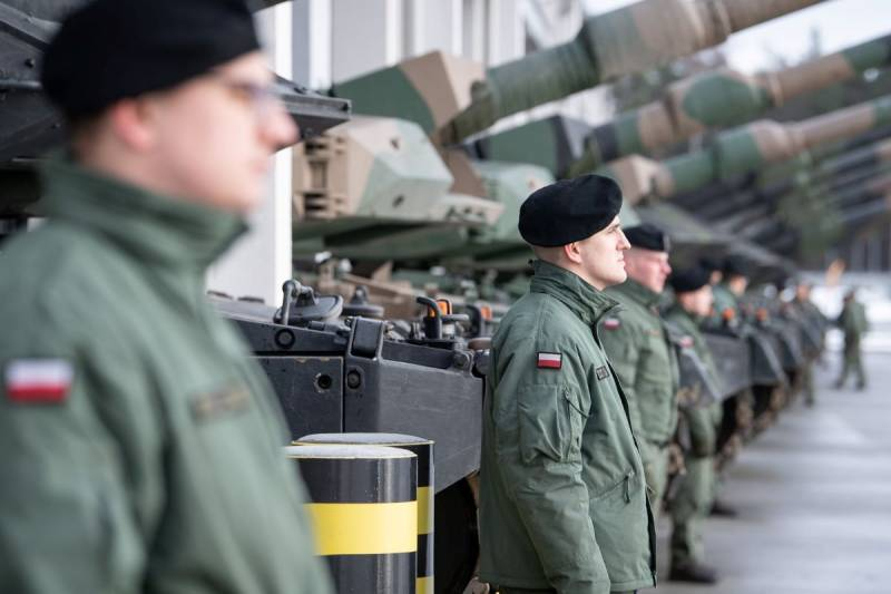 В польской прессе: Варшава готова бесплатно предоставить Киеву военную помощь