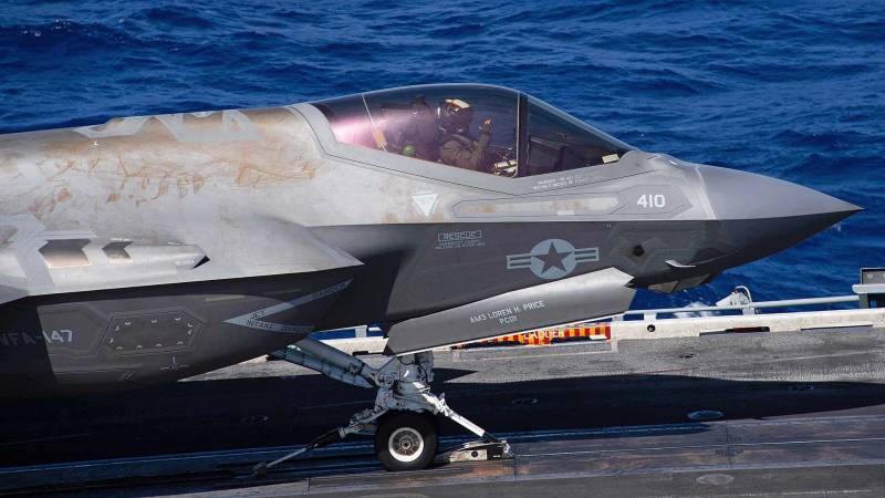 Палубные истребители F-35C быстро покрываются ржавчиной