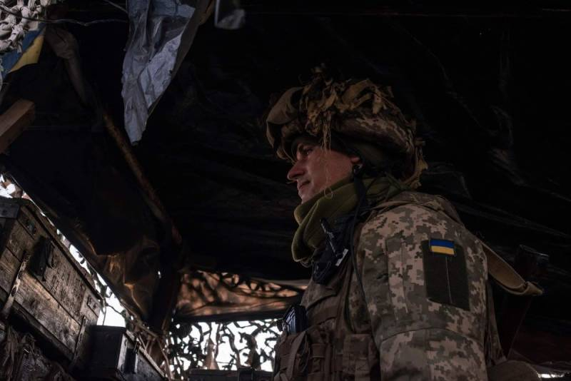 Обстрелы территории ЛНР со стороны украинских силовиков привели к ранениях троих мирных жителей
