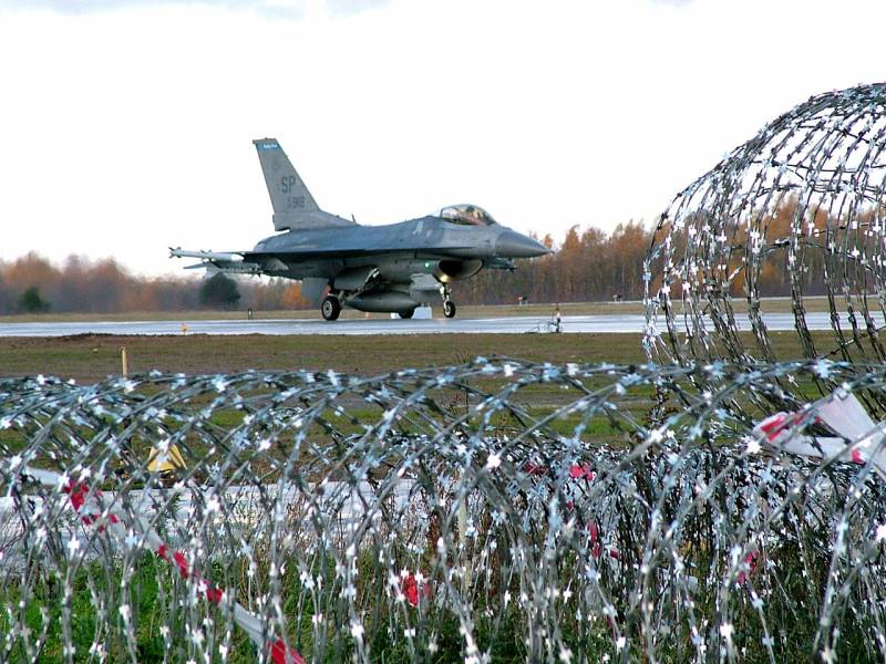В Прибалтике авиации НАТО станет больше
