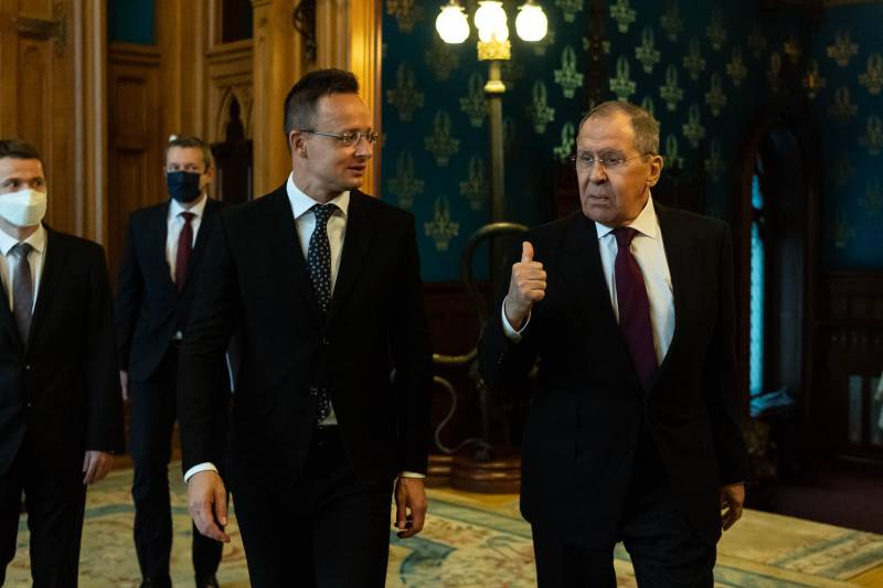 Глава венгерского МИД объяснил отсутствие иностранных сил НАТО в Венгрии