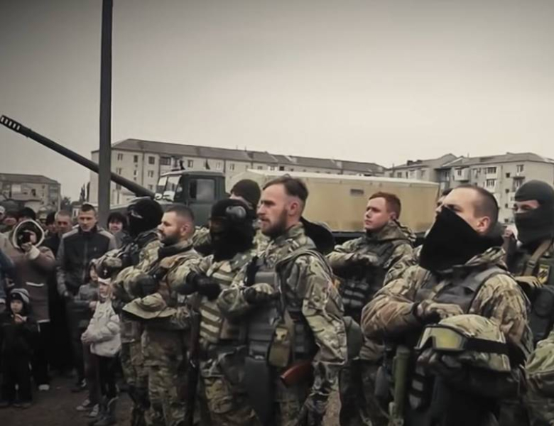 Неонацисты и ультраправые со всего мира стекаются на Украину